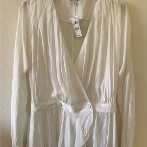EXPRESS Elegant White Wrap blouse